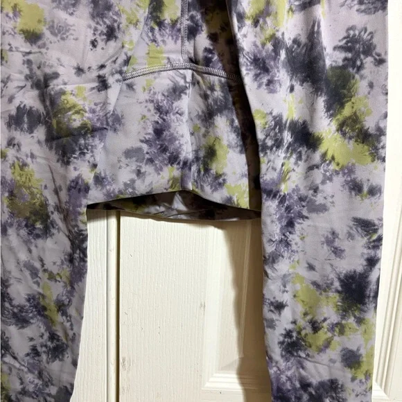 lululemon athletica Tie-Dye Align Leggings - Gray and Green - Picture 2 of 3